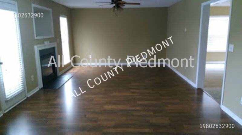 4638 Cades Cove Dr - Photo 3 of 8