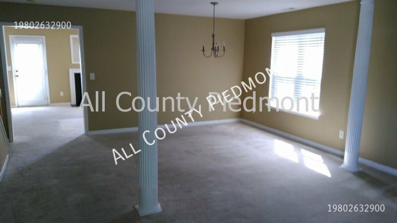 4638 Cades Cove Dr - Photo 4 of 8