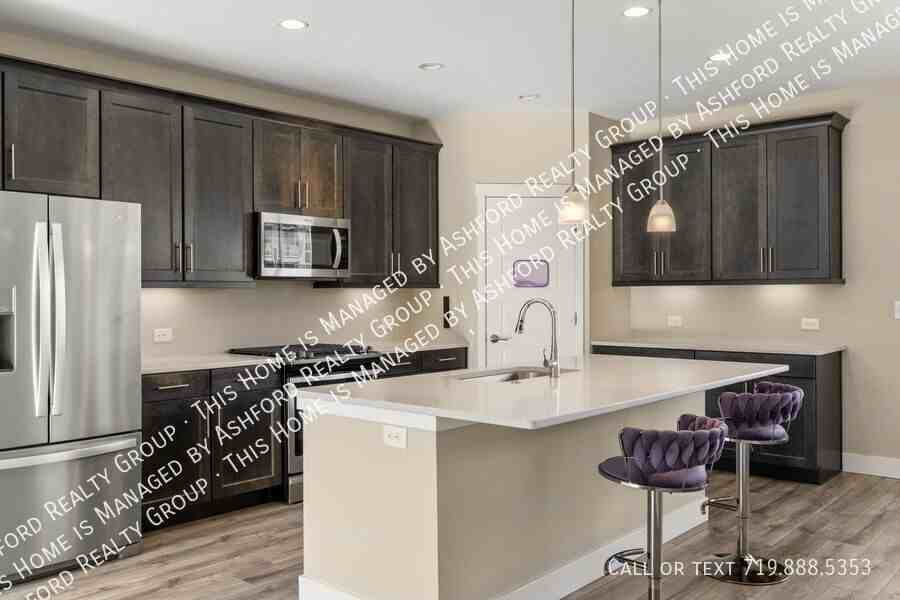 1367 Plentiful Dr - Photo 5 of 25