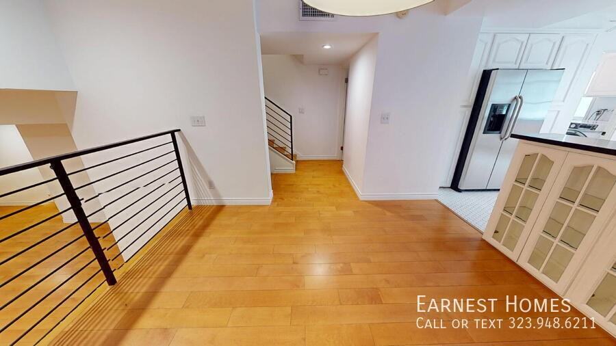 4733 La Villa Marina #D - Photo 7 of 23