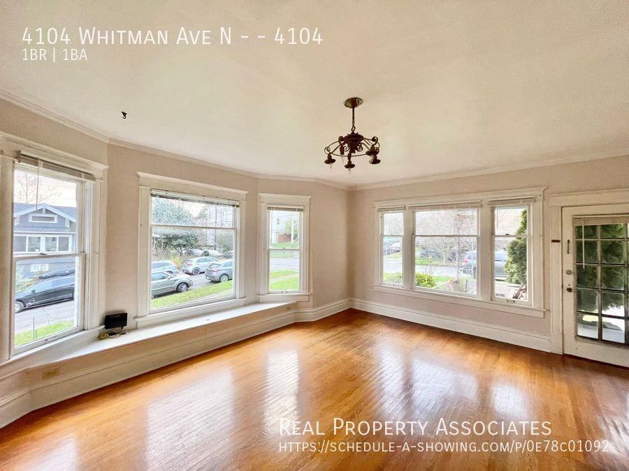 4104 Whitman Ave N #4104 - Photo 5 of 25