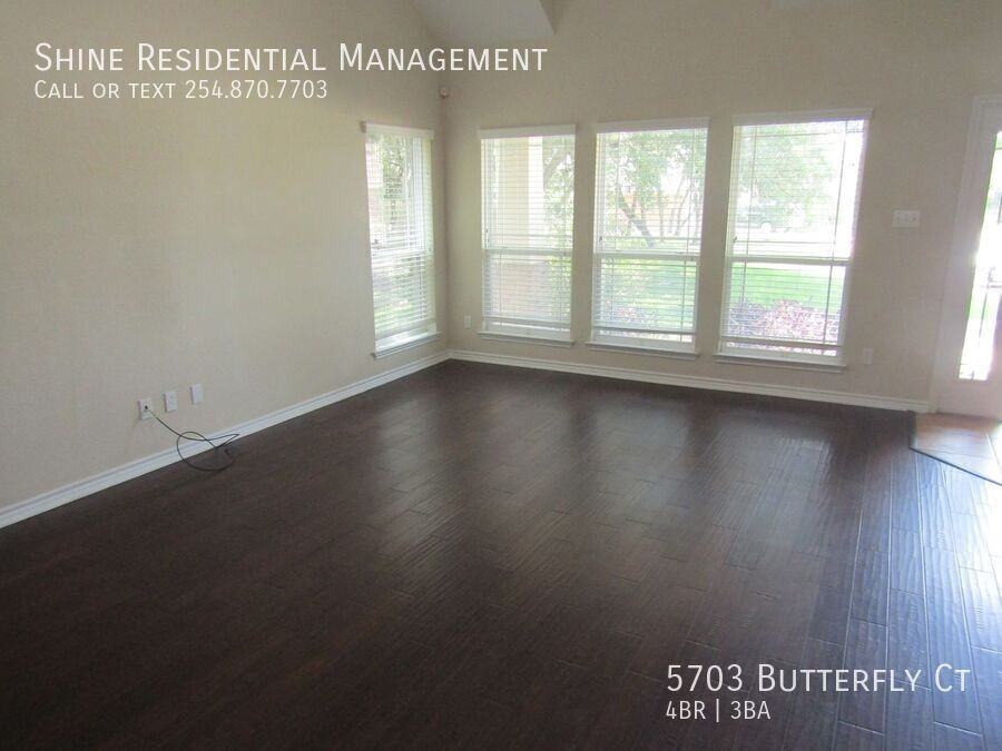 5703 Butterfly Ct - Photo 3 of 19