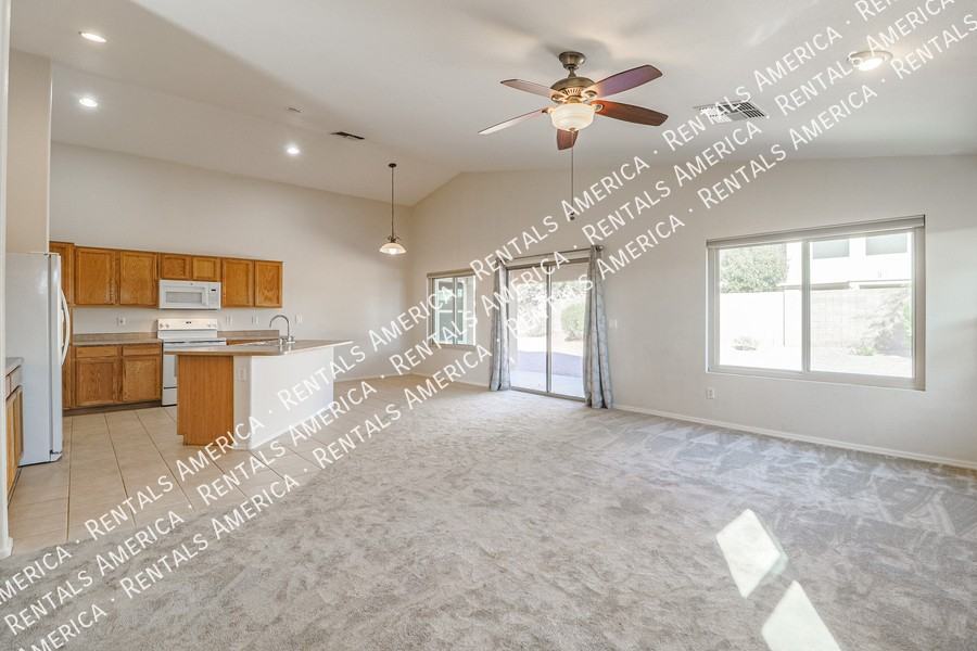 10464 E Jan Cir - Photo 5 of 40