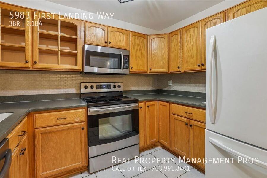 5983 First Landing Way - Photo 7 of 34