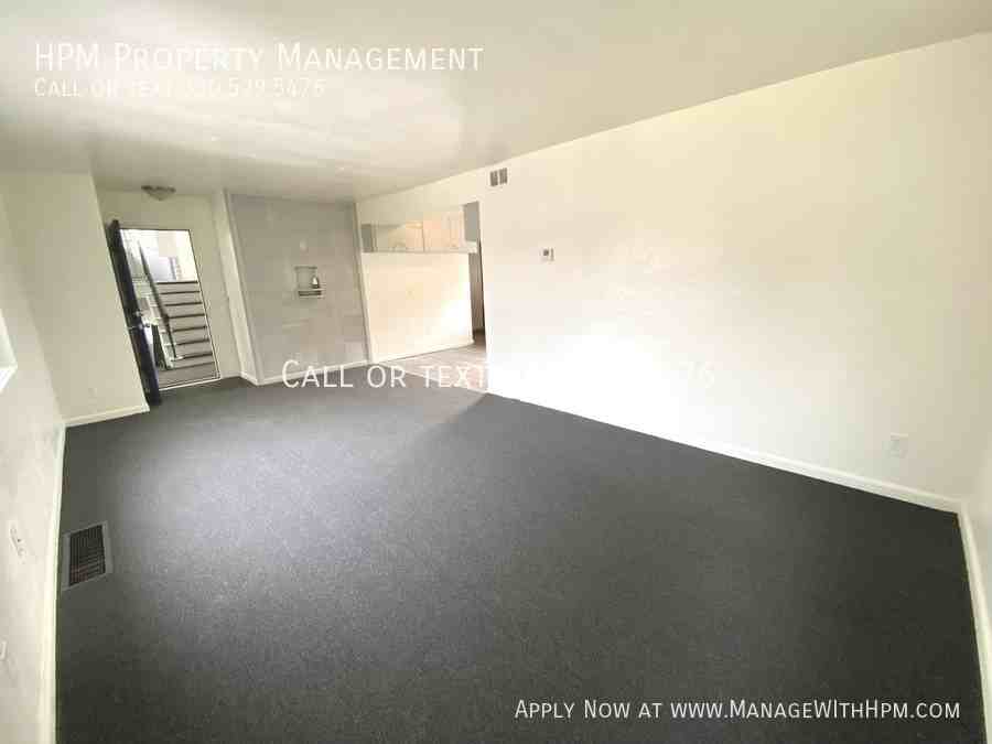 1415 Yale Ave Nw #6 - Photo 3 of 11