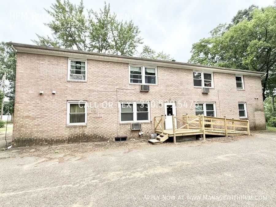 839 34th St Nw #6 - Photo 3 of 10