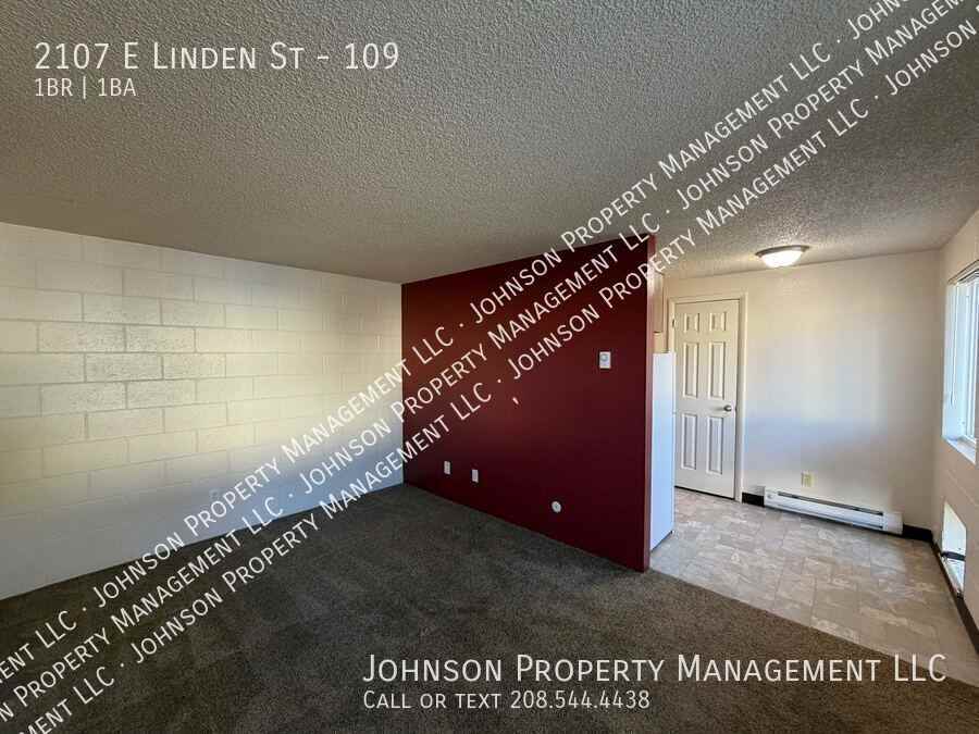 2107 E Linden St #109 - Photo 2 of 9