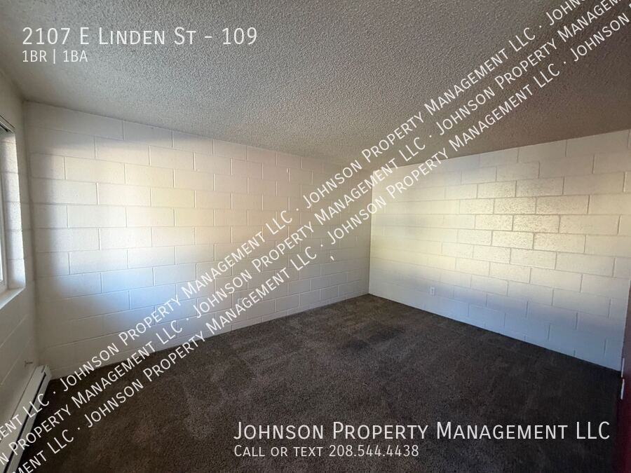 2107 E Linden St #109 - Photo 3 of 9