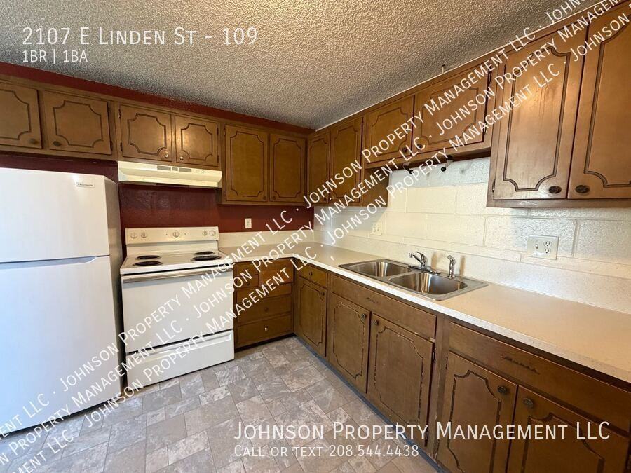 2107 E Linden St #109 - Photo 5 of 9