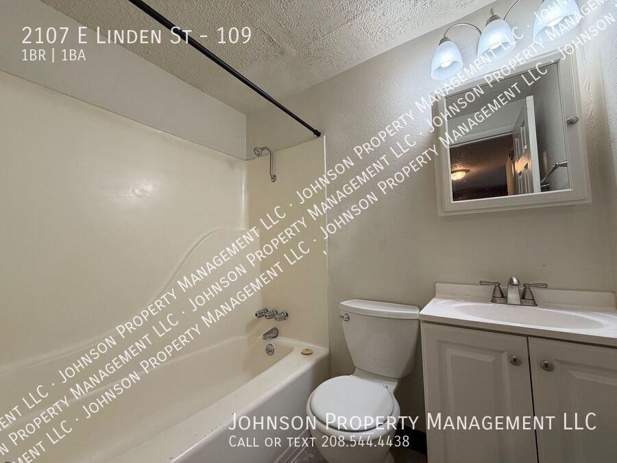 2107 E Linden St #109 - Photo 6 of 9