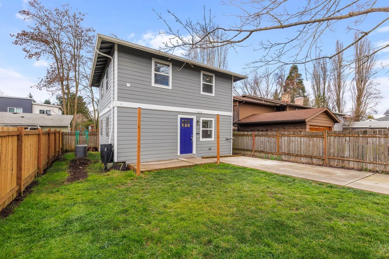 202 Nw 95th St #B - Photo 4 of 17