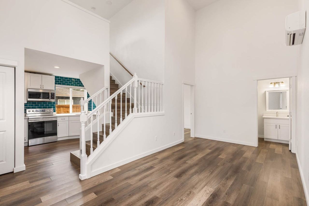 202 Nw 95th St #B - Photo 7 of 17