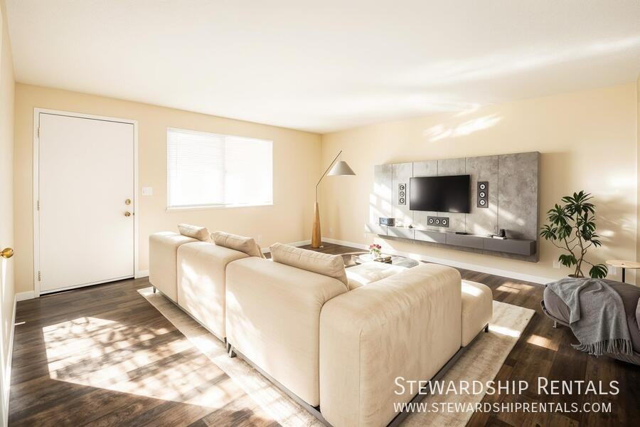 1162 Grant Aly - Photo 2 of 17