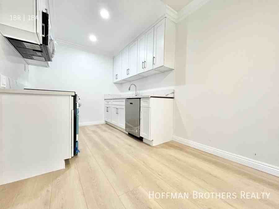 6153 Fountain Ave #8 - Photo 2 of 9