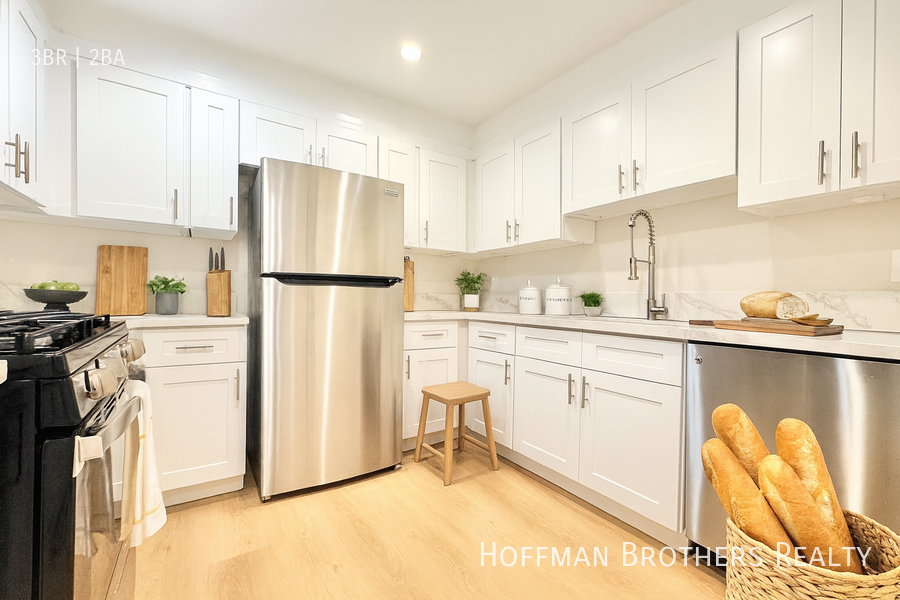 11941 Weddington St #106 - Photo 2 of 14