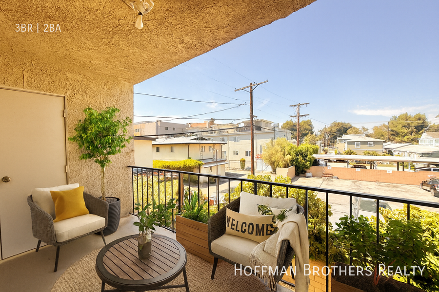 11941 Weddington St #106 - Photo 4 of 14