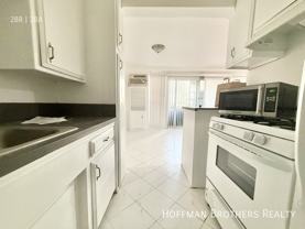 401 S St Andrews Pl #4 - Photo 1 of 1