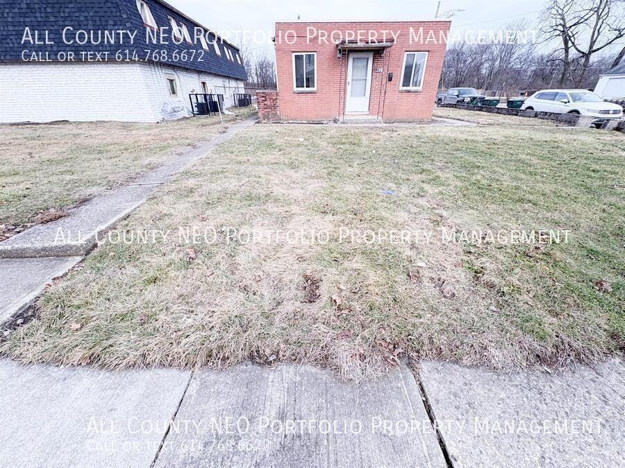 362 Woodland Ave - Photo 3 of 14