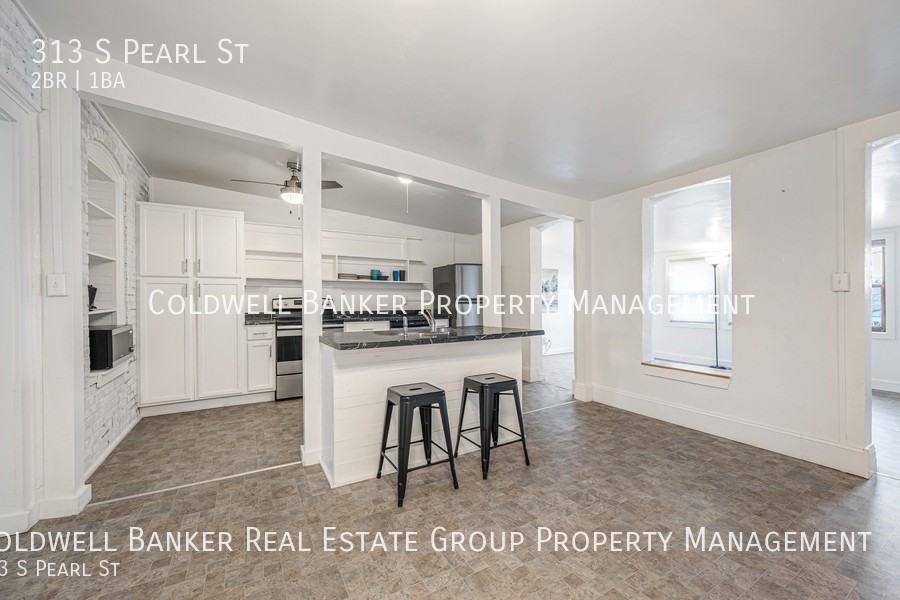 313 S Pearl St - Photo 5 of 22