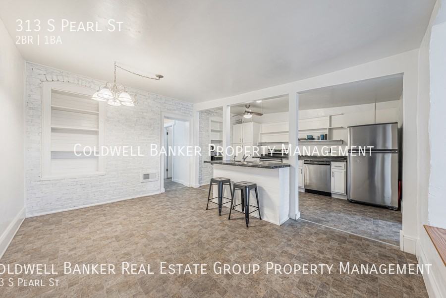 313 S Pearl St - Photo 6 of 22