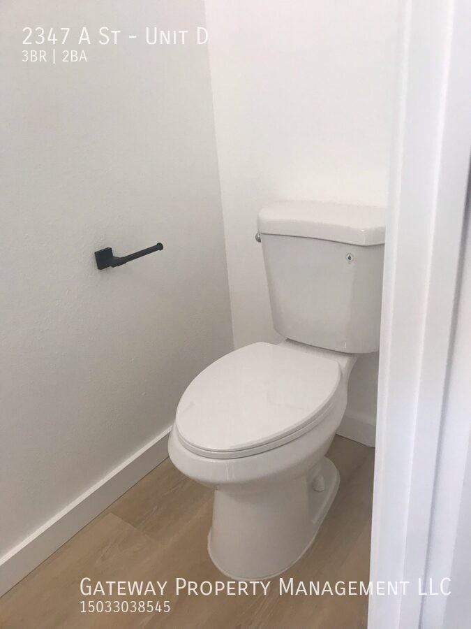 2347 A St #D - Photo 4 of 12