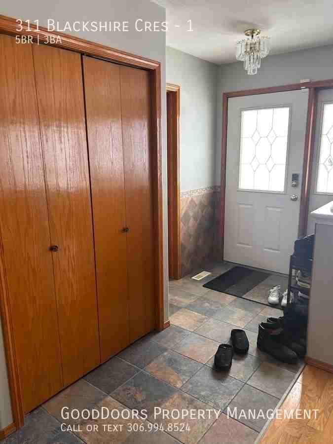 311 Blackshire Cres #1 - Photo 2 of 18