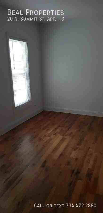 20 N Summit St #3 - Photo 6 of 13