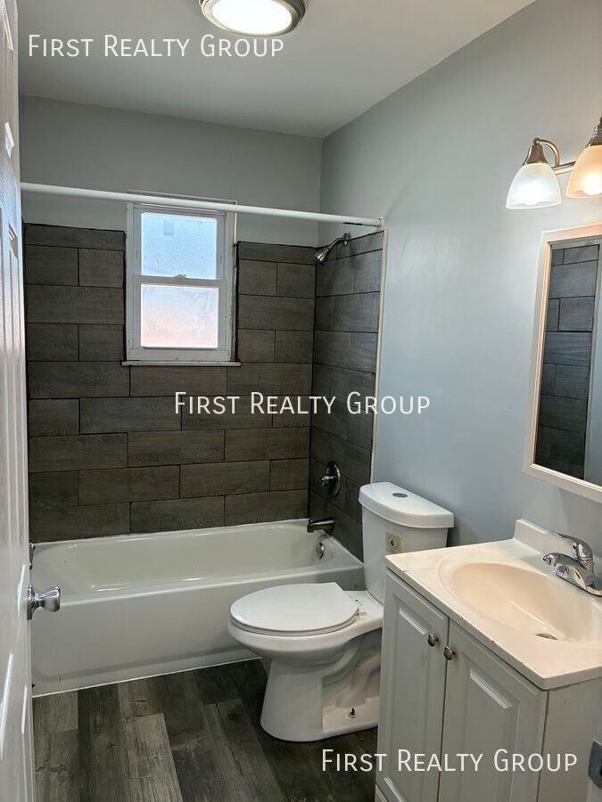 305 N Broadway St #8 - Photo 7 of 7