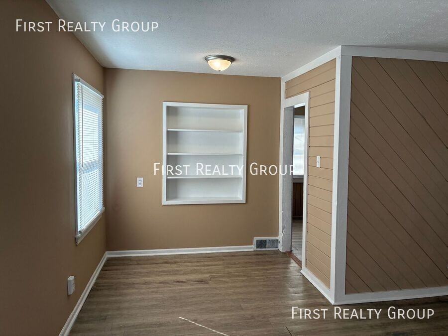 415 Alexander Dr - Photo 6 of 10