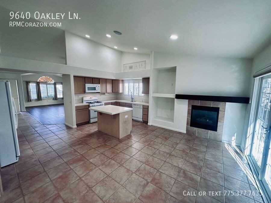 9640 Oakley Ln - Photo 4 of 25