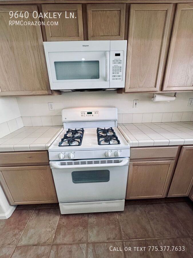 9640 Oakley Ln - Photo 7 of 25