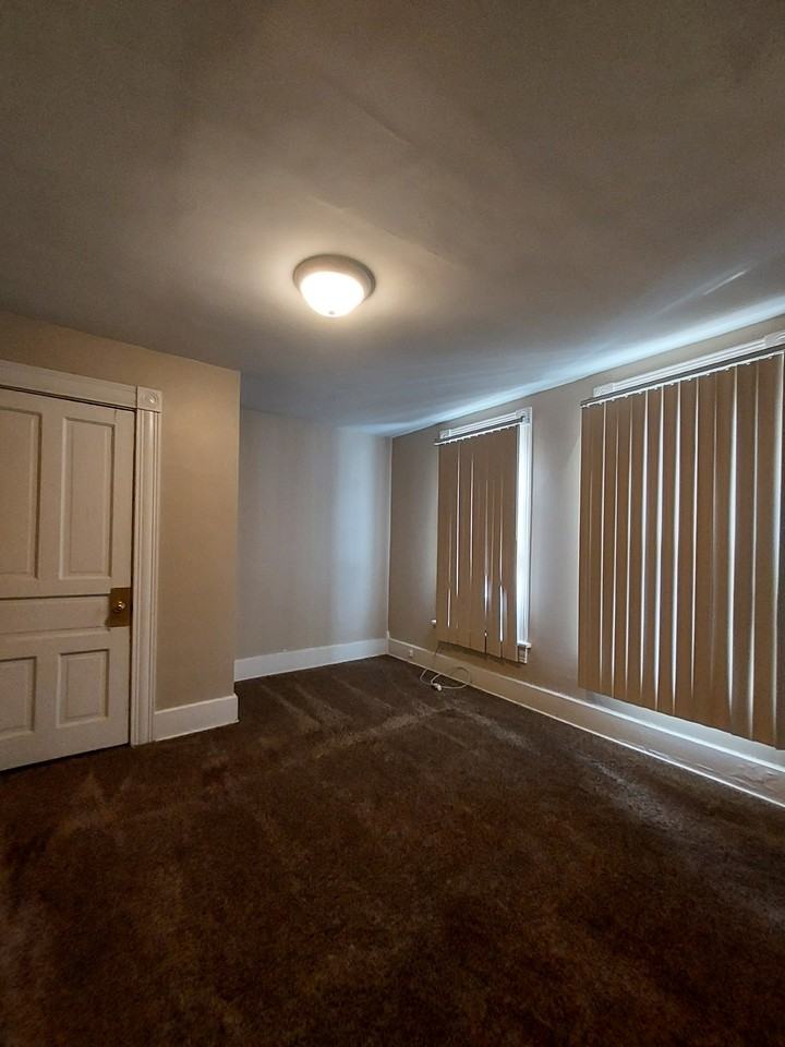 70 Fairfield Ave - Photo 7 of 13