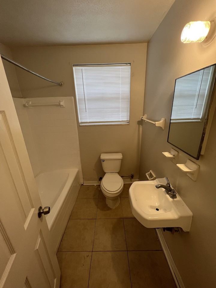 7178 Conant Ave - Photo 3 of 9