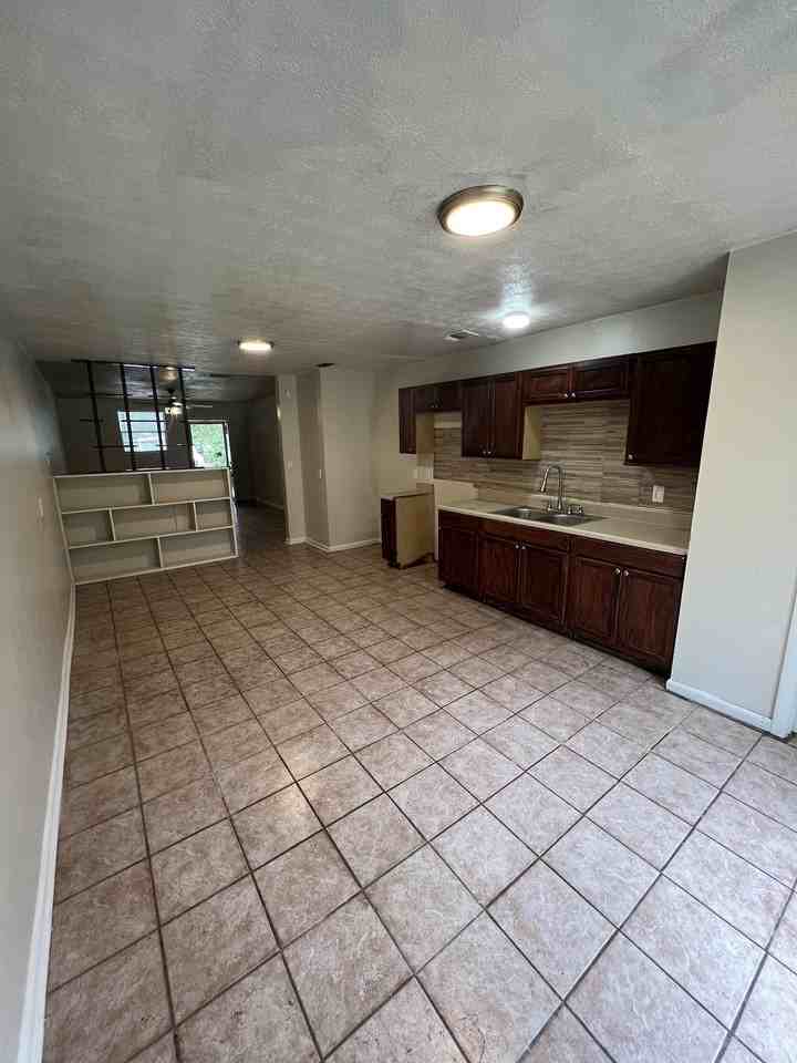 7178 Conant Ave - Photo 6 of 9