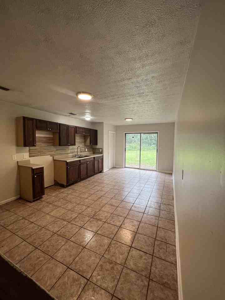 7178 Conant Ave - Photo 7 of 9