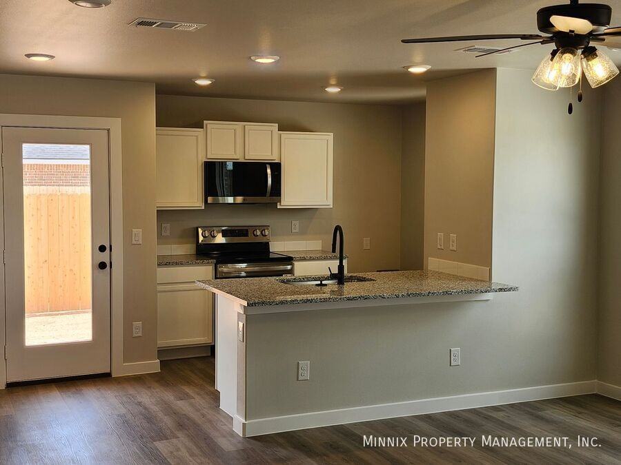 14502 Paris Ave - Photo 2 of 6