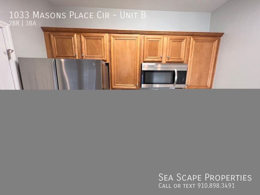 1033 Masons Place Cir #B - Photo 2 of 13
