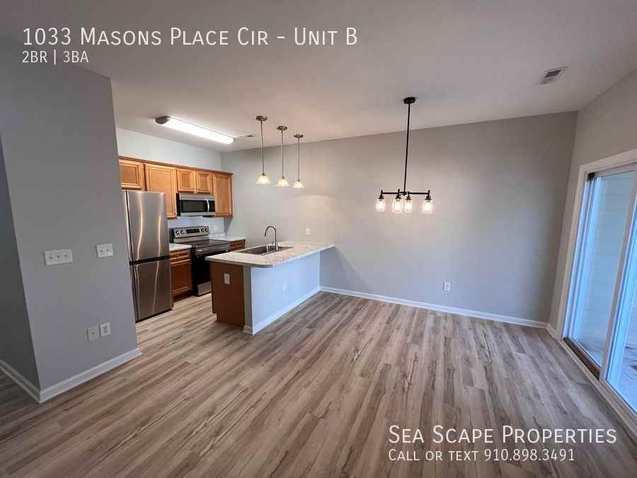 1033 Masons Place Cir #B - Photo 4 of 13