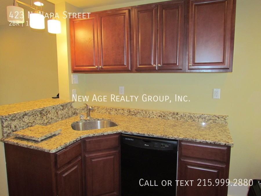 423 N Napa St - Photo 2 of 10