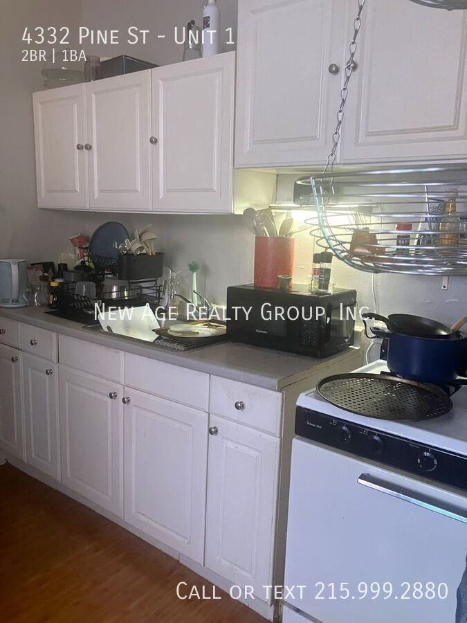 4332 Pine St #1 - Photo 4 of 7