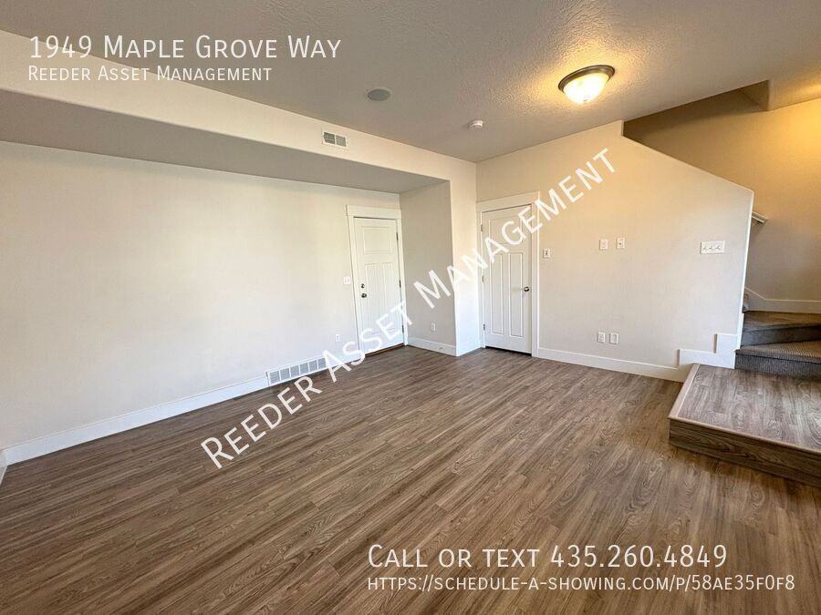 1949 Maple Grove Way - Photo 4 of 25