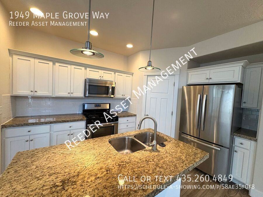 1949 Maple Grove Way - Photo 6 of 25