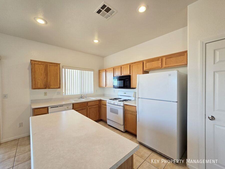 184 Mount Earl Ave - Photo 7 of 28