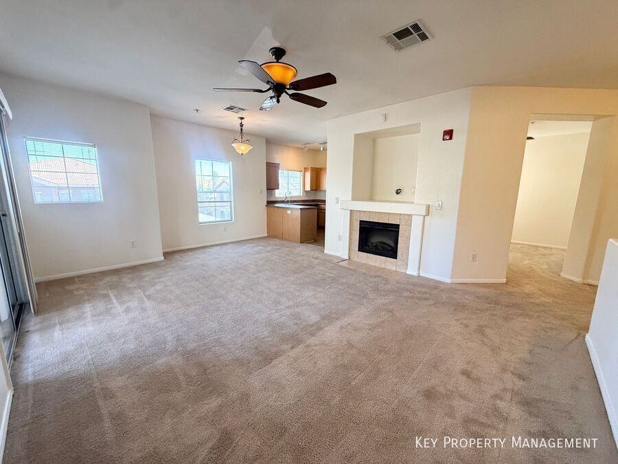 3915 Legend Hills St #203 - Photo 5 of 28