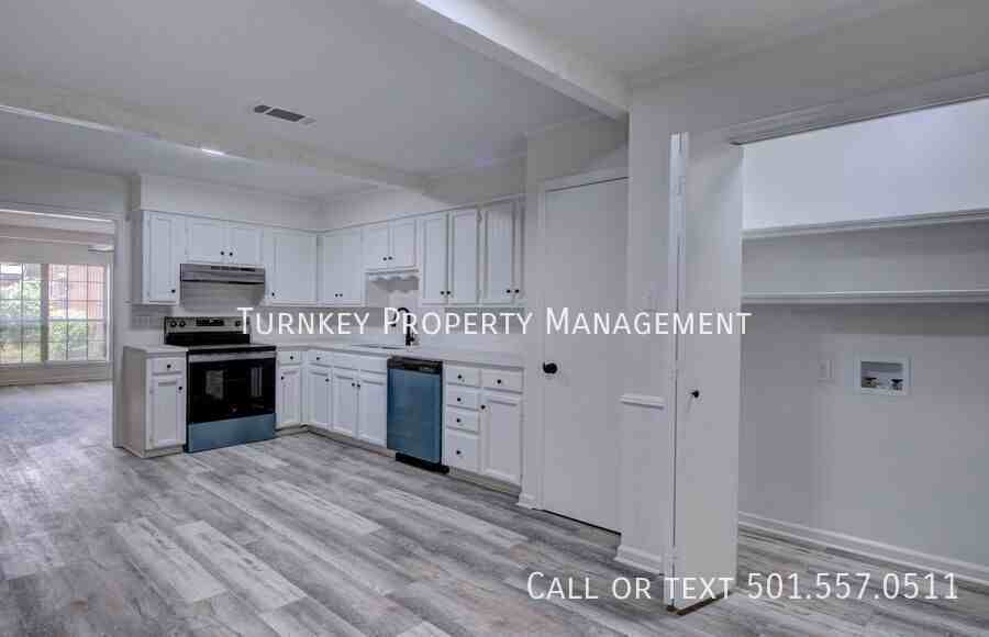 1605 Pickering Dr - Photo 2 of 16