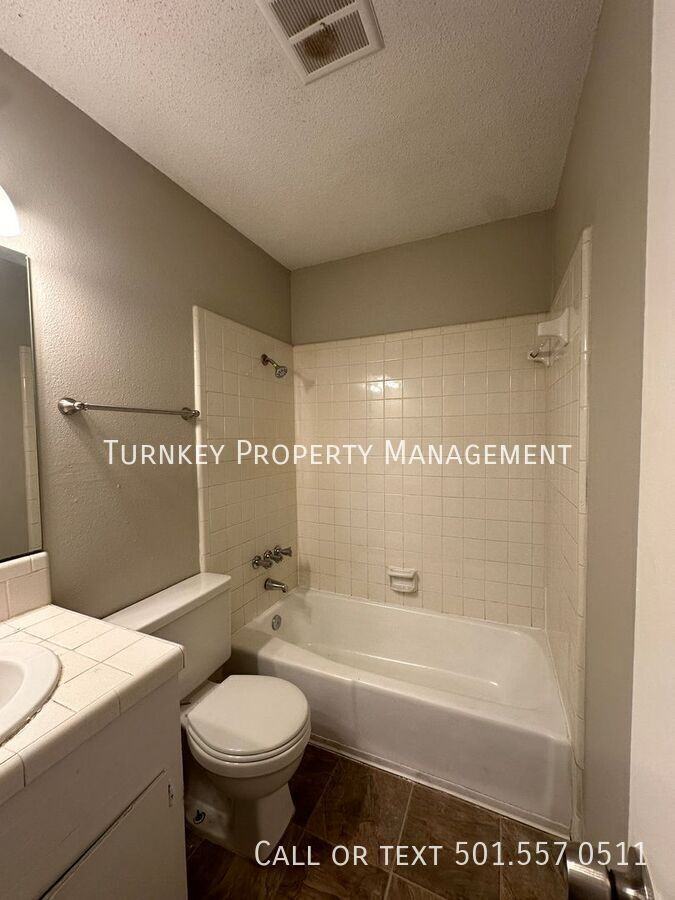 1821 Sanford Dr #3 - Photo 6 of 7