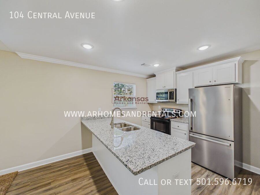 104 Central Ave - Photo 4 of 12