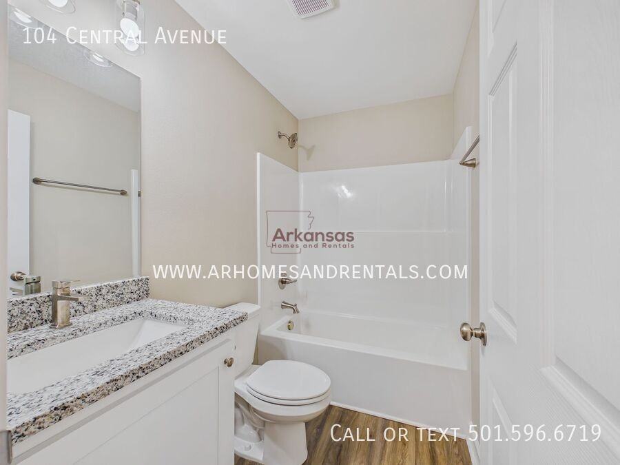 104 Central Ave - Photo 7 of 12