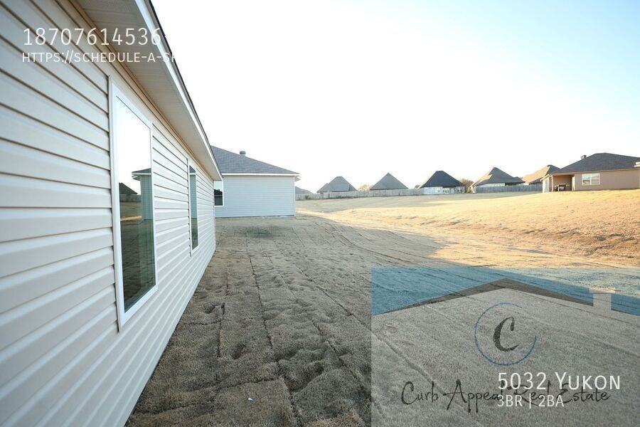 5032 Yukon Dr - Photo 3 of 23