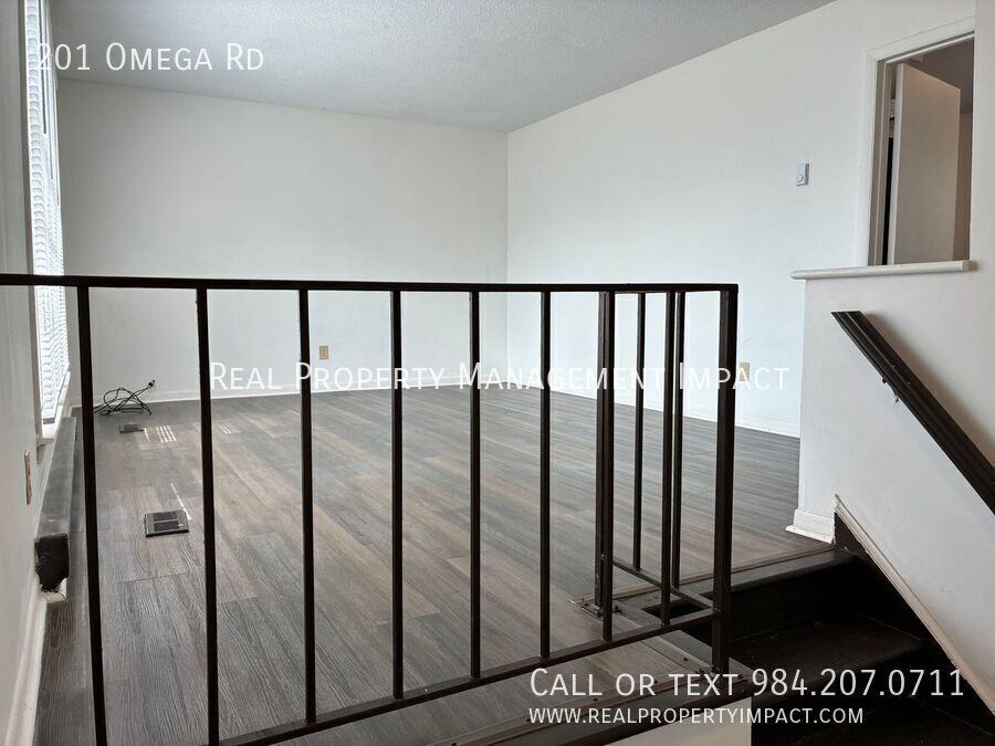 201 Omega Rd - Photo 4 of 31